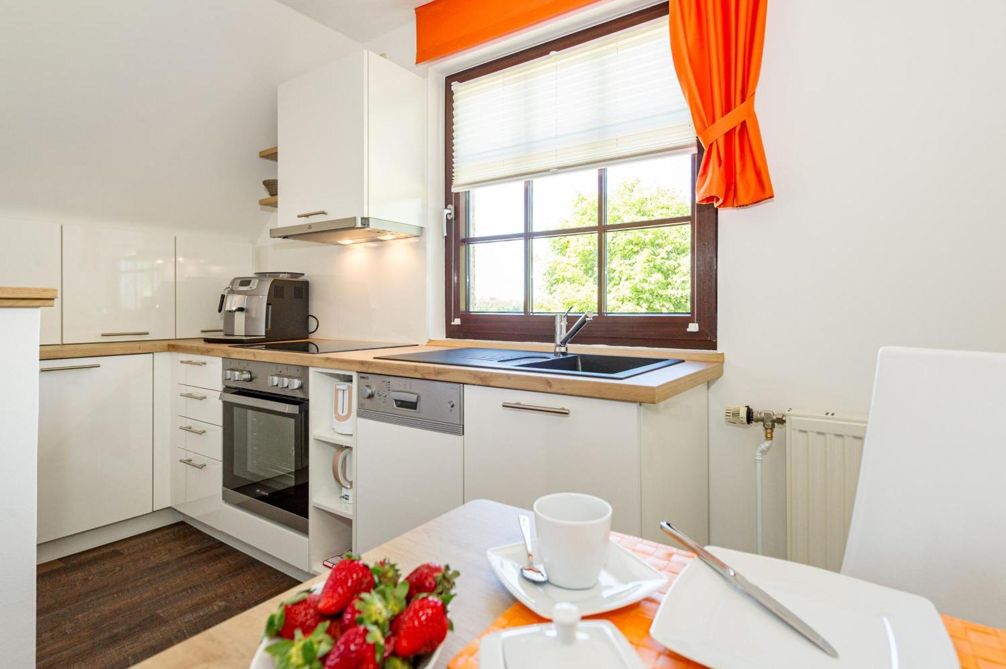 Selliner Ferienappartements Mit Balkon Und Seeblick Экстерьер фото